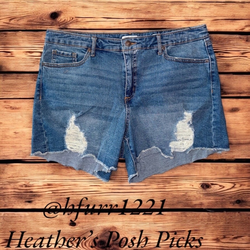 NWOT SOFIA JEAN SHORTS BY SOFIA VARGARA LILA SHORTS SIZE 14